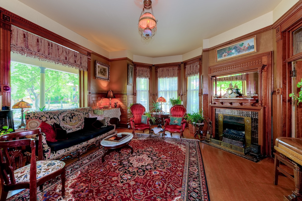 Sanders - Helena's Bed and Breakfast