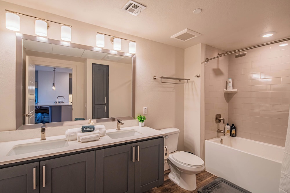 ROVE LIVING/KB - Scottsdale Grand