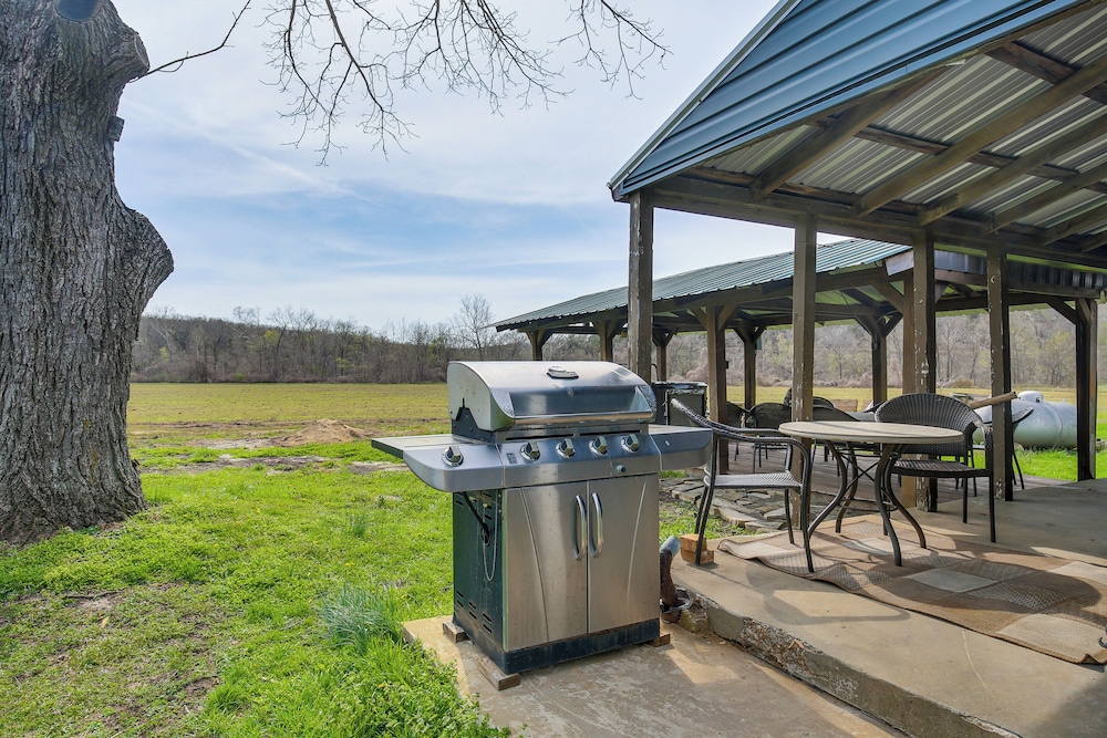 Hot Tub & Creek Views: Secluded Perryville Cabin
