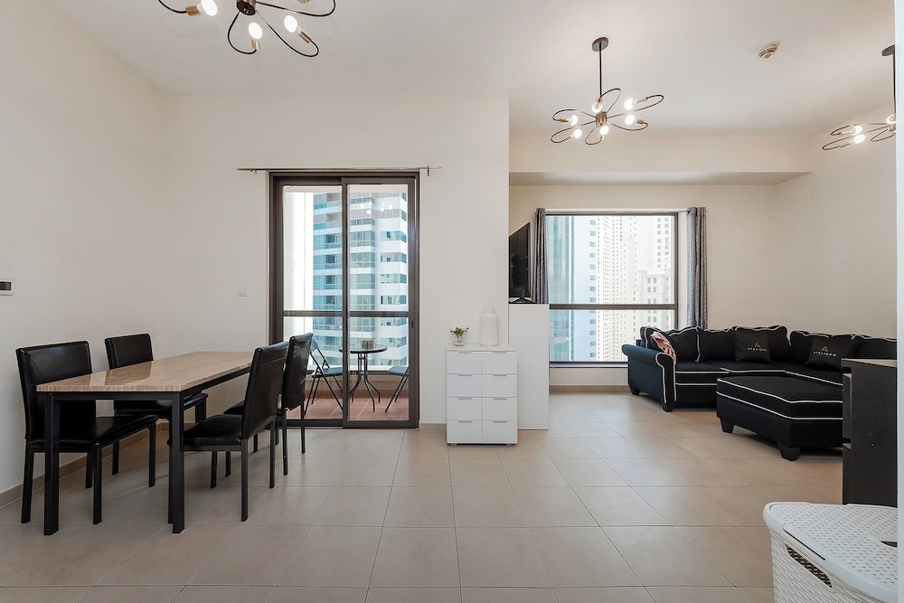 Excellent 1bdr at Bahar 6