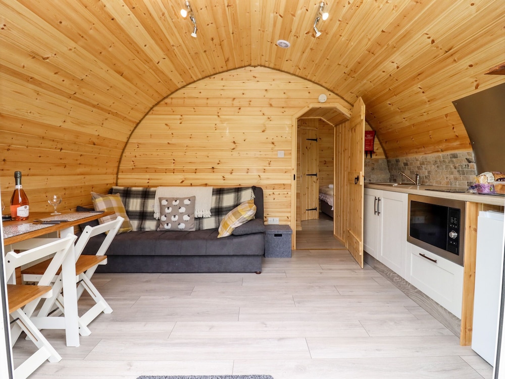 Meadow Lodge @ Berrys Place Farm
