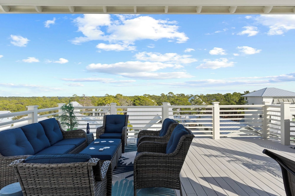 Rooftop Deck w/ Views, Pool, Luxury 5bdr Resorting To Happiness by Avantstay