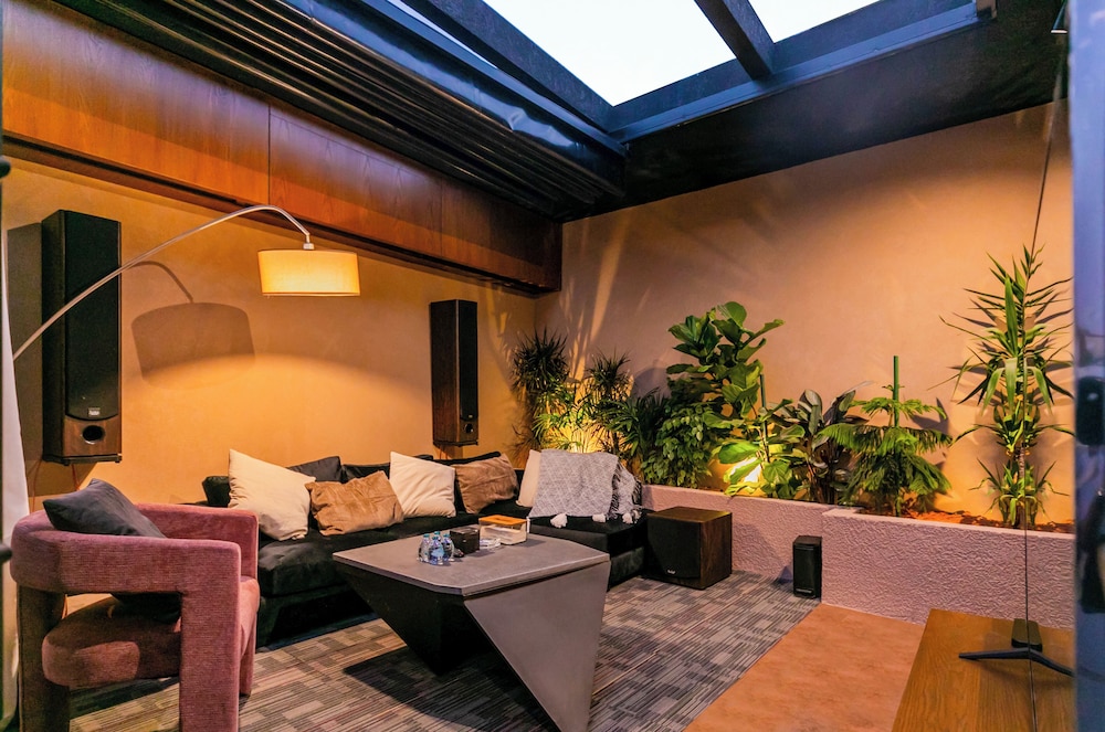 Portal Chalets With Private Pool-Al Arid