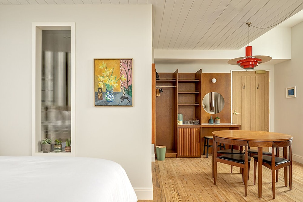 Fort Road Hotel 3