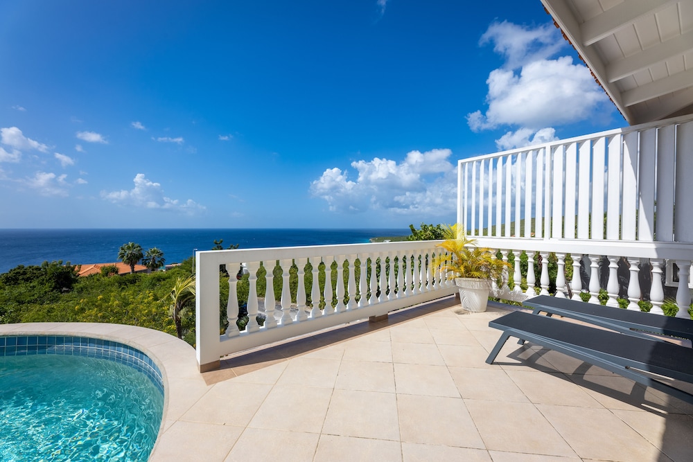 Coral Estate Holidays