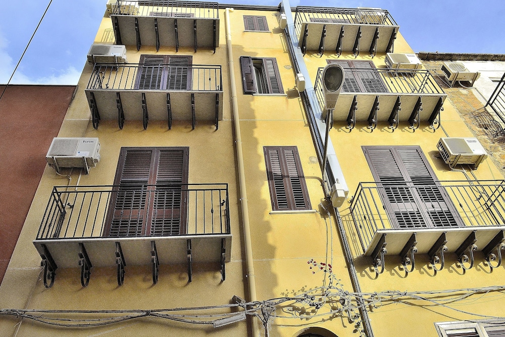 Hotel Al Galileo Siciliano - Image 1