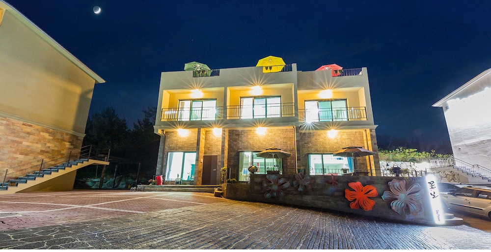 Yeosu Ggotnal Pension