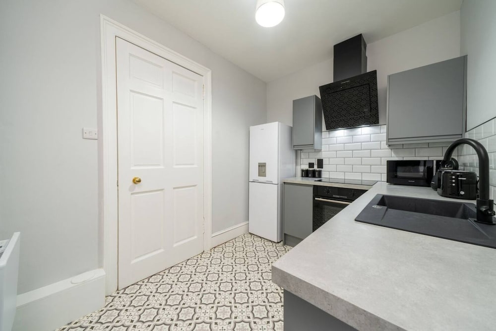 Lochside Apartment B