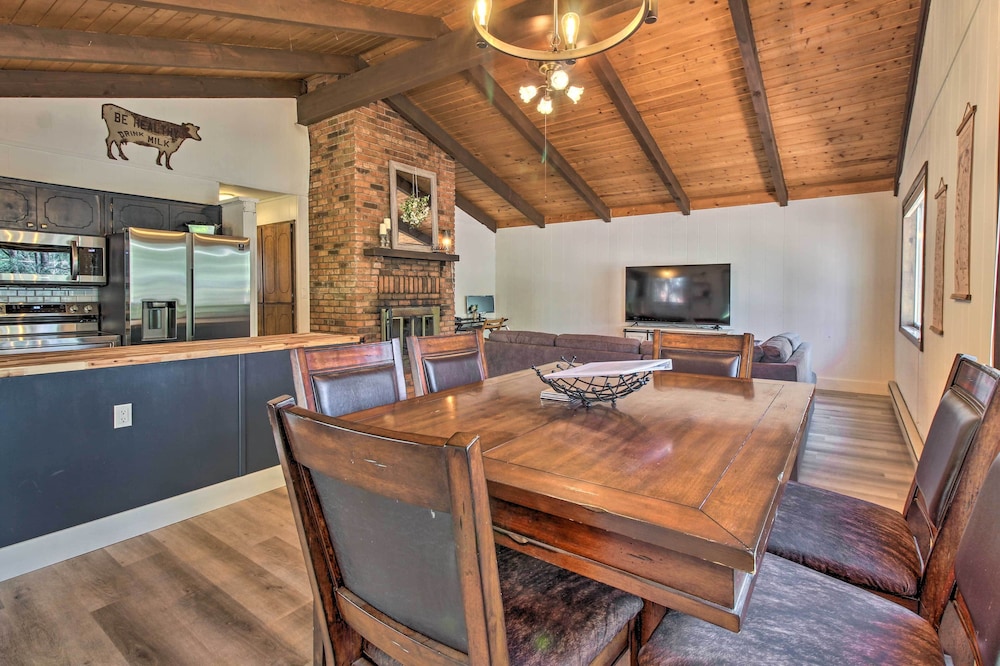 Near Hiking & Golfing: Pinetop Cabin w/ Deck view 5