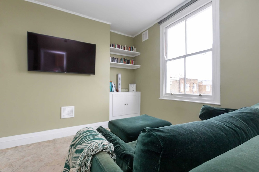 Light & Central 1BD Flat - Dalston