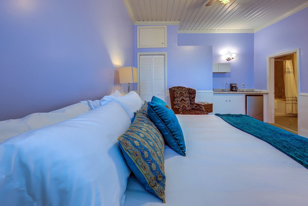 Ashland Vacations - Carlisle Garden Suites - Property Image 46