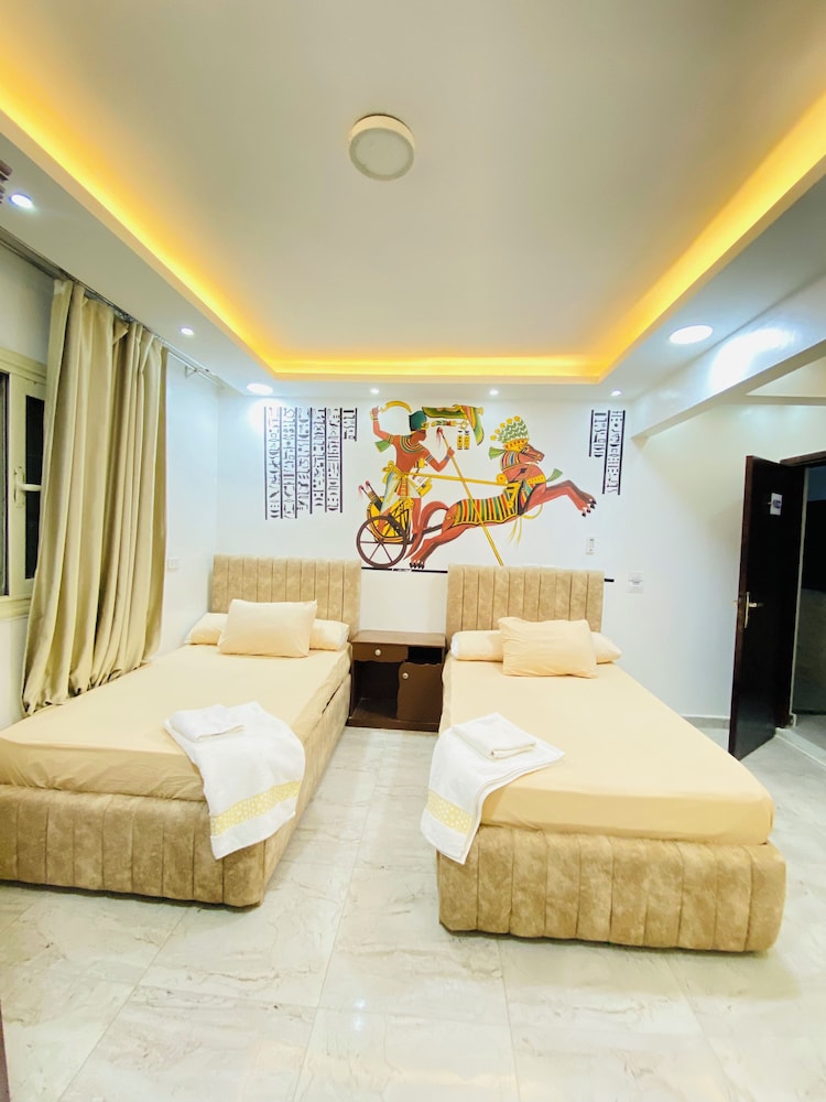 Pyramids gardens Guest House