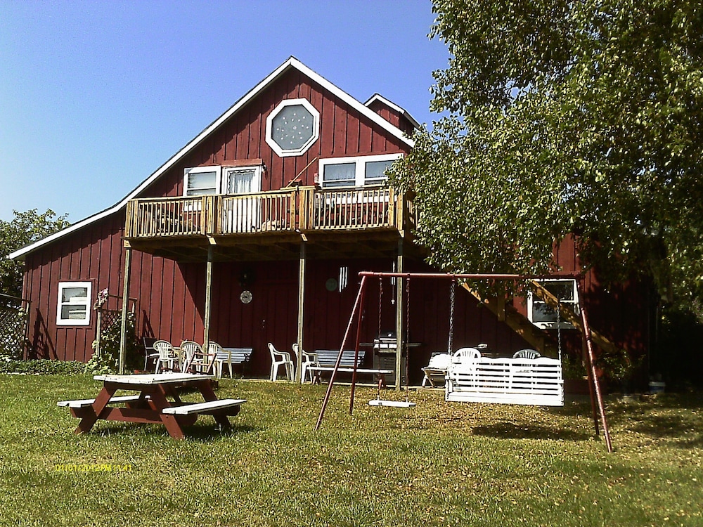Kennedys Red Barn Inn