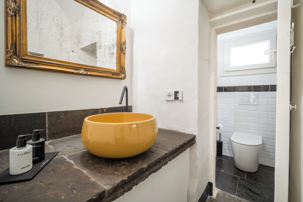P43 Sicilian Suites