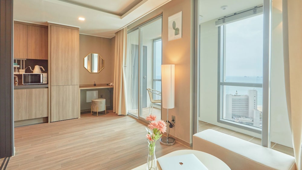 Elbon The Stay
