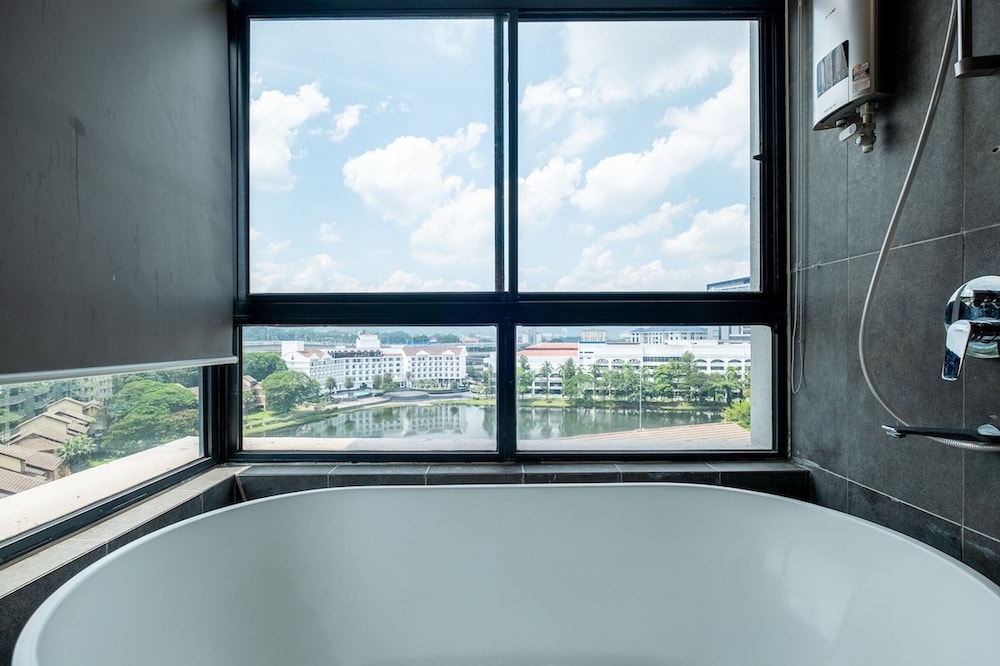 Astoria Ampang Condotel by Emily in Town