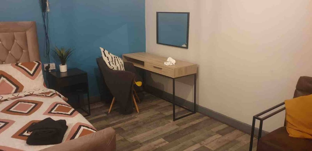 Pine Studio Apartment- Your Own Quiet Space!