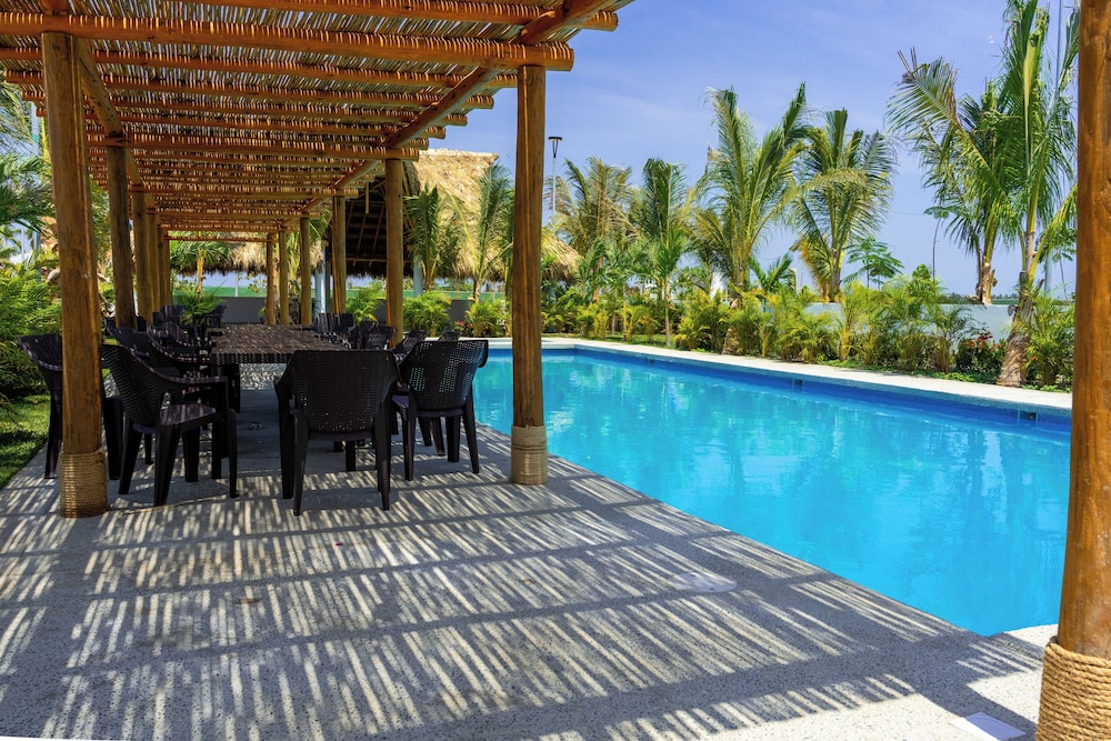 Dream Diamante with Beach Club