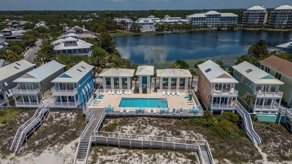 Lakefront Haven in Carillon Beach