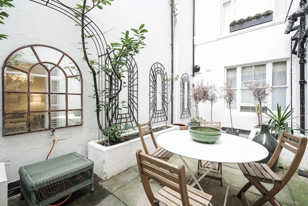 Queen's Gate Gardens Flat