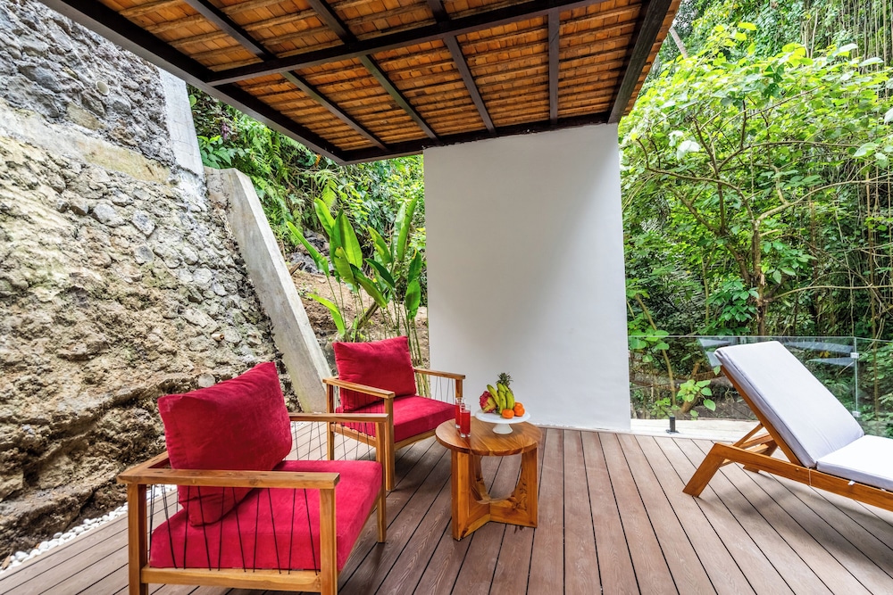 Sacred Jungle by EVDEkimi Ubud – Modern Villas and Apartments with Kitchens, Pools, & Personalized Concierge Service