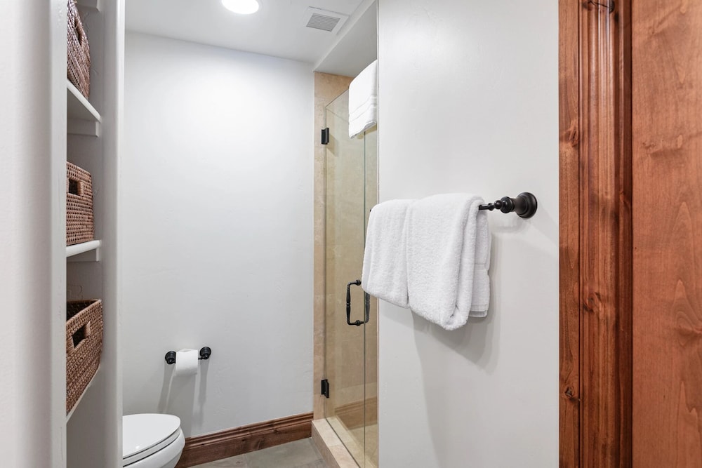 Grand Lodge - Four Bedroom #306 - Ski-in/ski-out 4 Condo