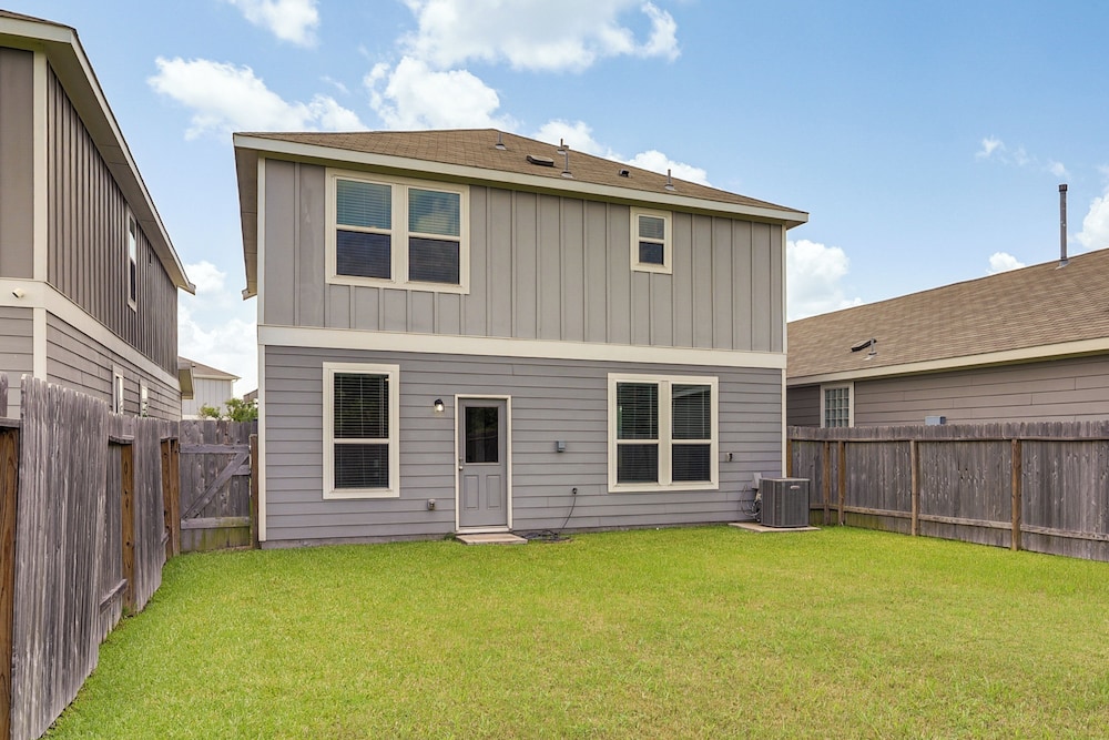 4 Mi to Bear Creek Pioneers Park: NW Houston Home
