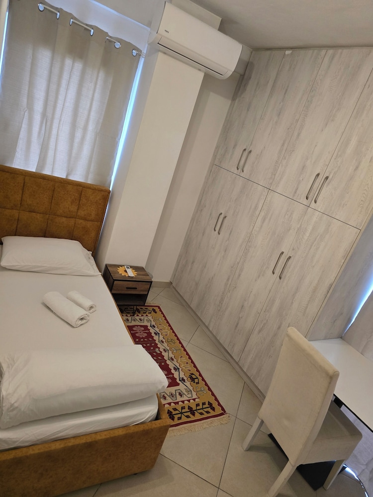 Isabel Rooms & Apartments
