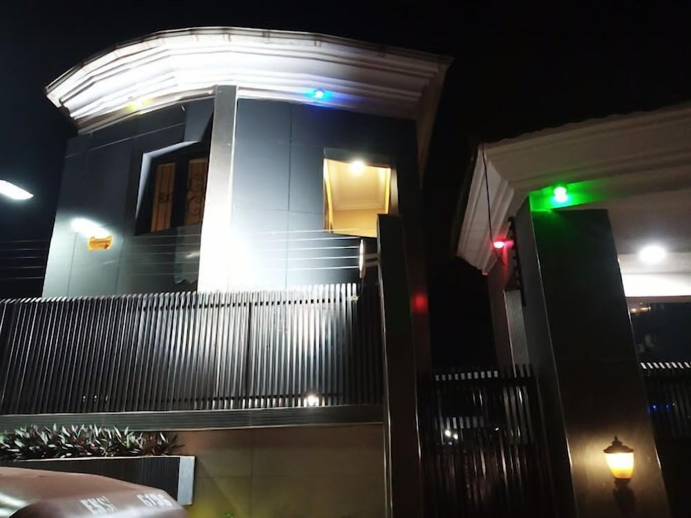 One World Luxury Hotel