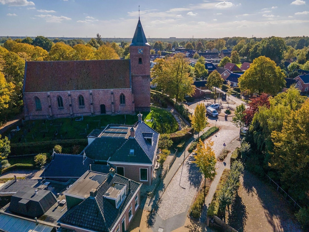 Characteristic House With Wellness in Augustinusga