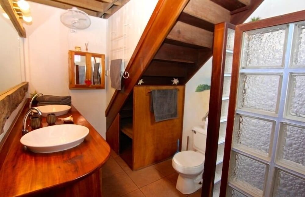 Orange House - Over the Water Rental