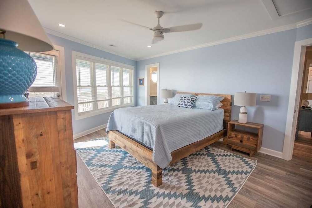 Three Girls 5 Bedroom Home by RedAwning