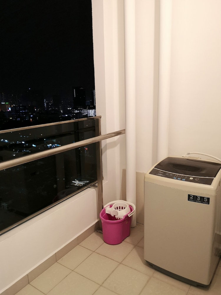 Mansion One 2 Bedroom Apartment photo 5
