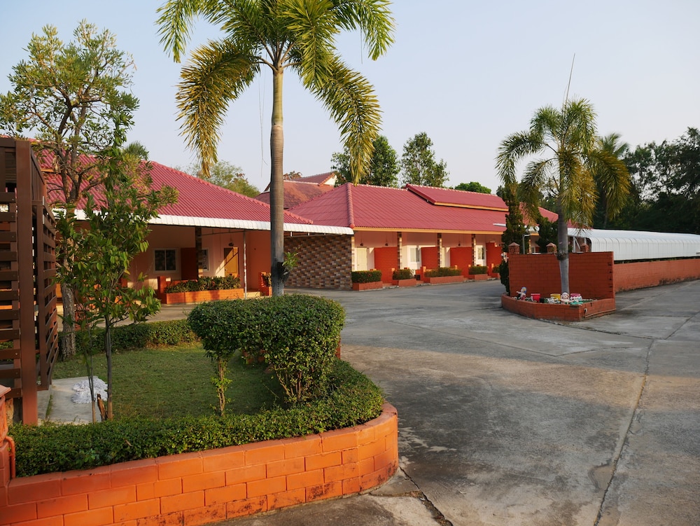 Ploy Resort