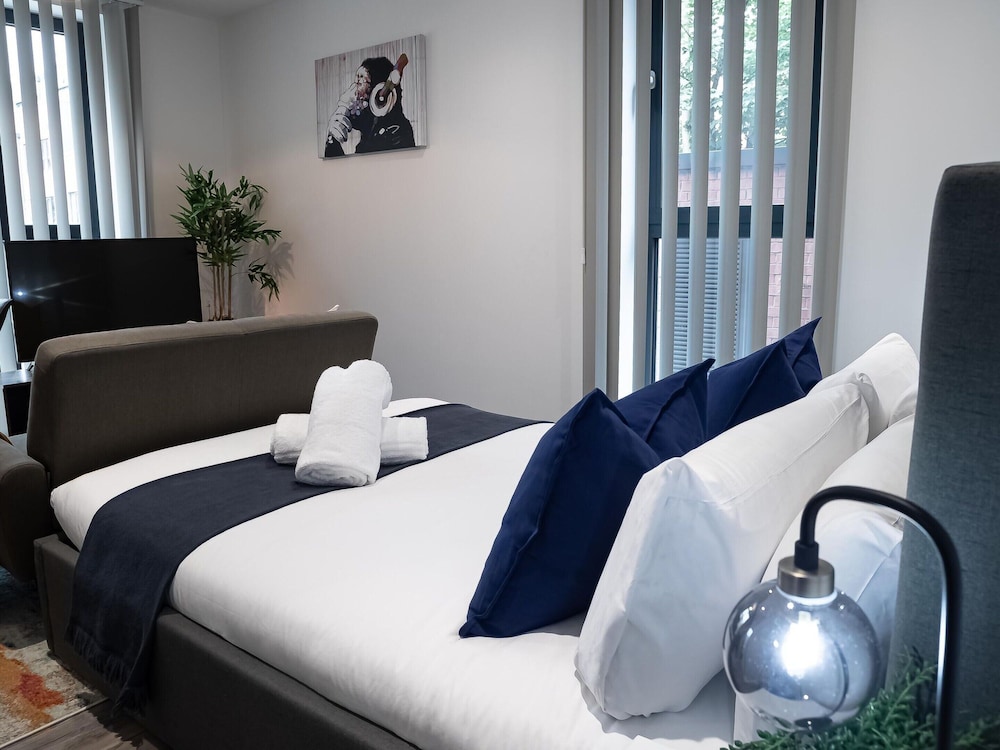 Kelham Island Studio Apartment by Belvilla view 4