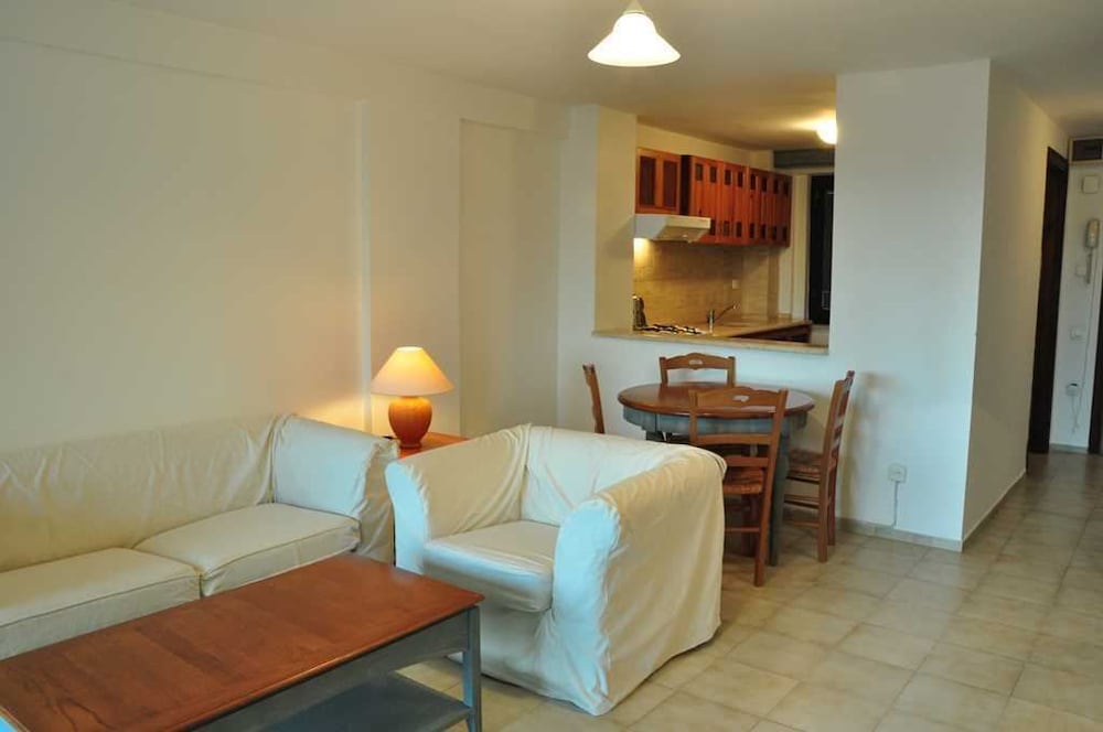 Palm Court Suites - Image 10