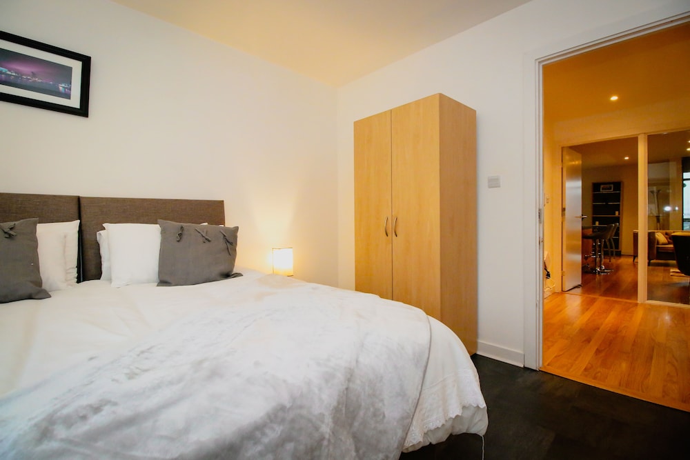 Lancefield Quay Hydro Apartments view 3