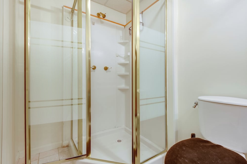 Cozy Apt in DC Suburbs: 4 Mi to Main St Laurel