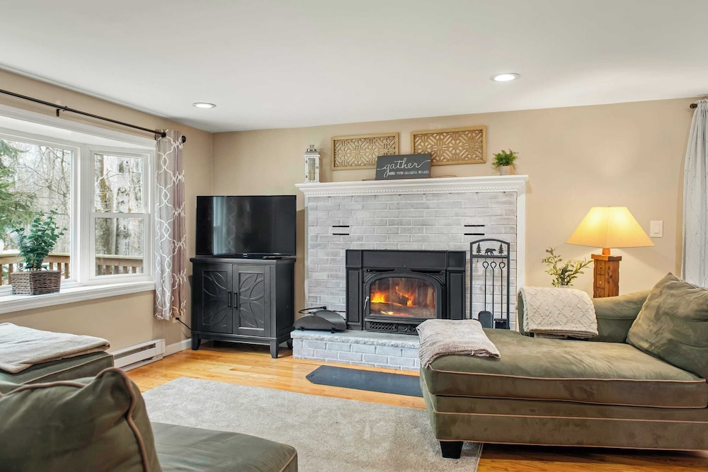 Arrowhead Lake Access, Pool, Fire Pit Near Ski Resorts Oswayo by Avantstay