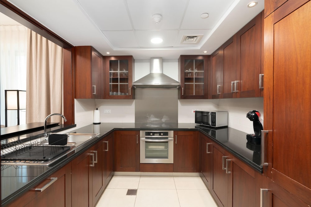 Luxury 2BR Downtown Apt With Burj Khalifa View