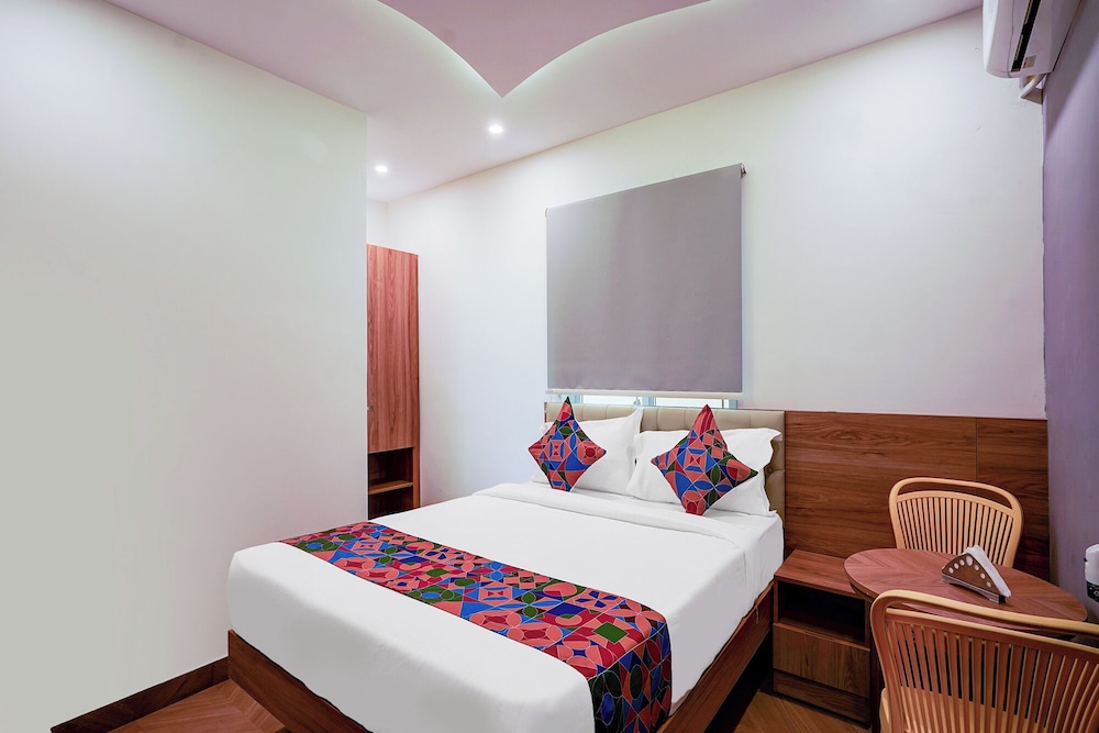 Fabhotel Sk Oak Suites