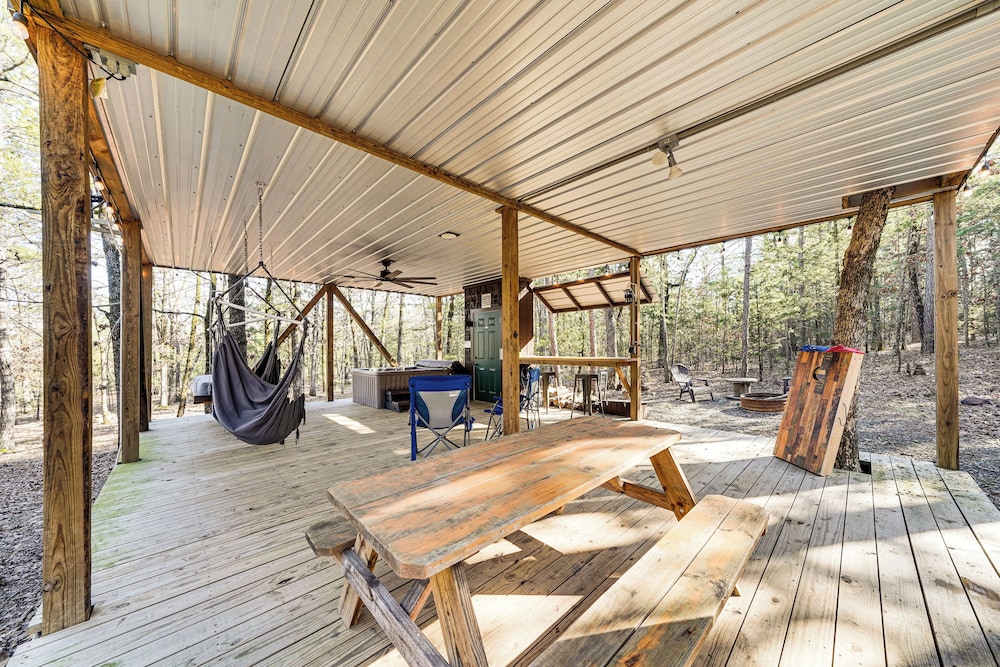 'bluebird Treehouse' Near Kiamichi Mtns w/ Hot Tub