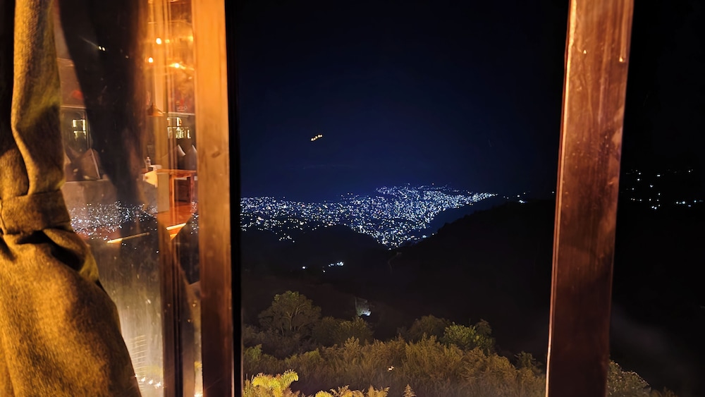 Tourist Land Resort City View Delux