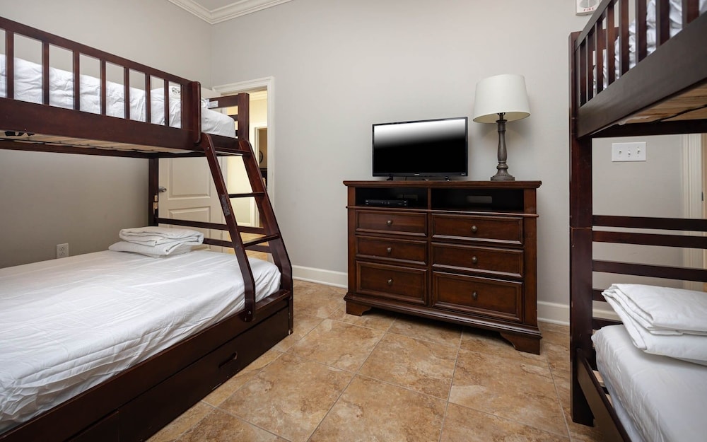 The Oasis 1712 Formerly Phoenix West Ii 1712 4 Bedroom Condo