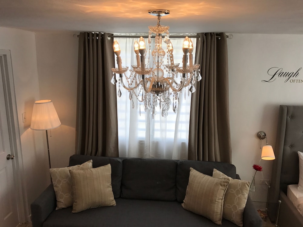Chandelier 202