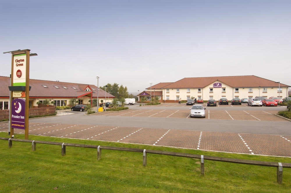 Premier Inn Oldham Central, photo 3