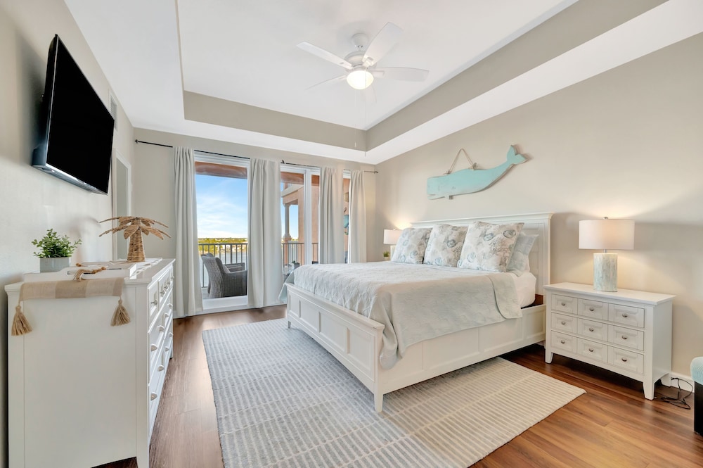 Harborview Grande Condominium