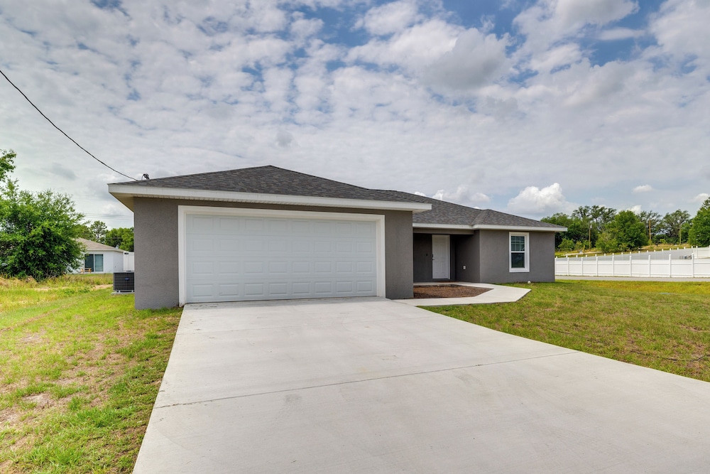 Hike, Paddle & Explore: Home w/ Lanai in Ocala