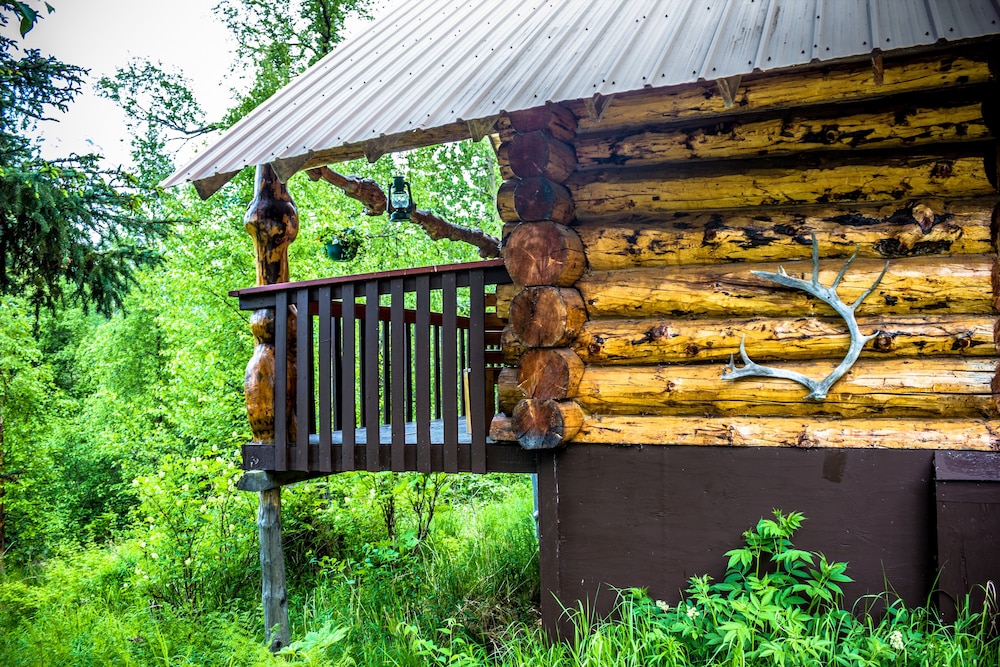 Midnight Sun Log Cabins