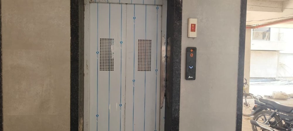 Royal Night Guesthouse - Daman